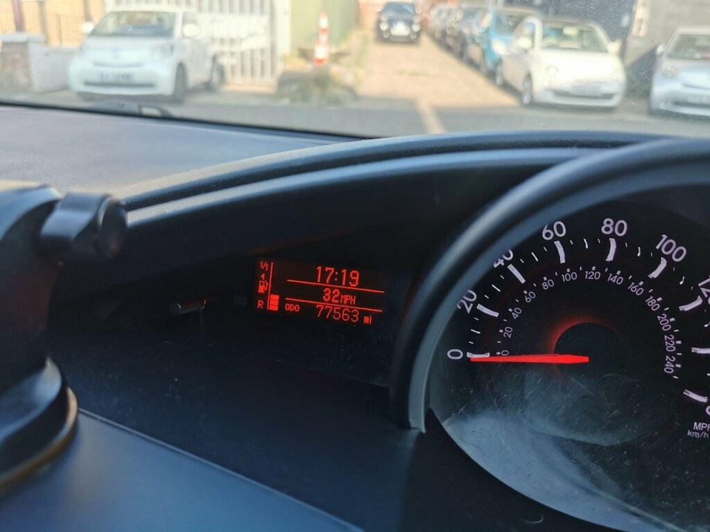 Toyota Verso D-4d Icon Grey #31