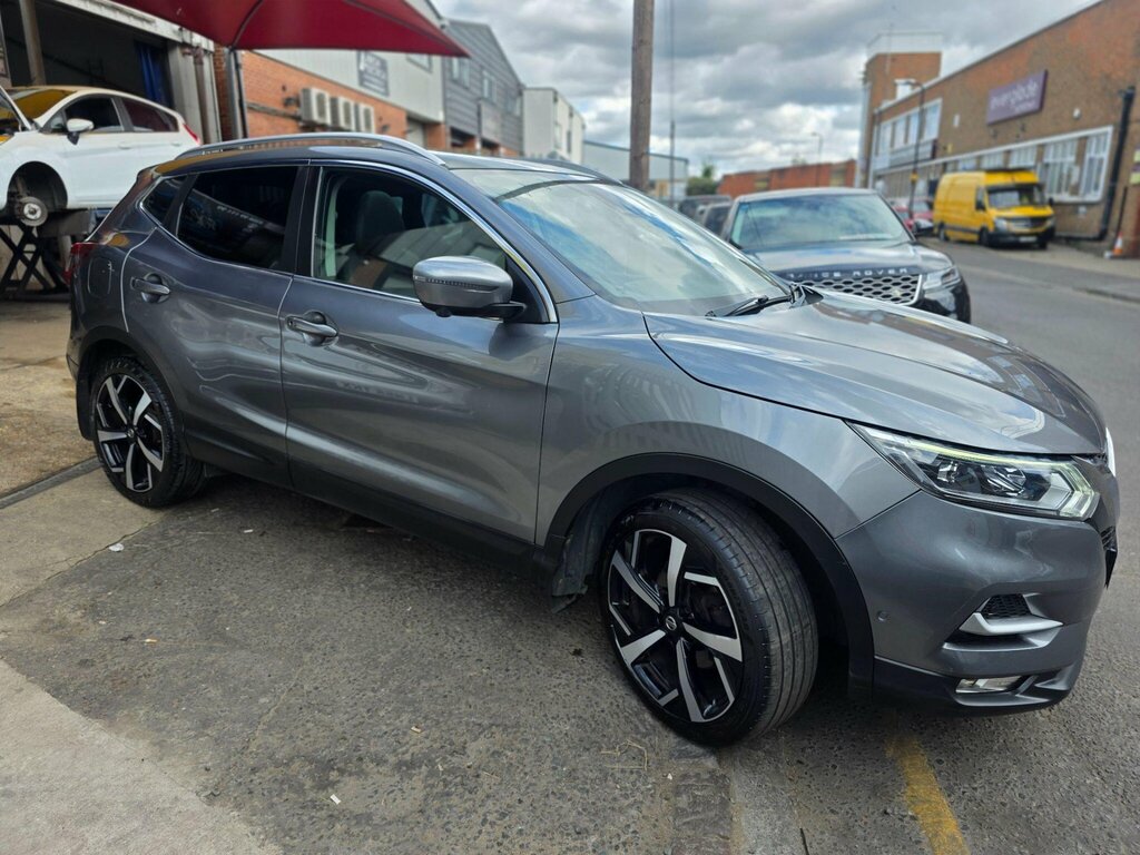 Nissan Qashqai Black #2