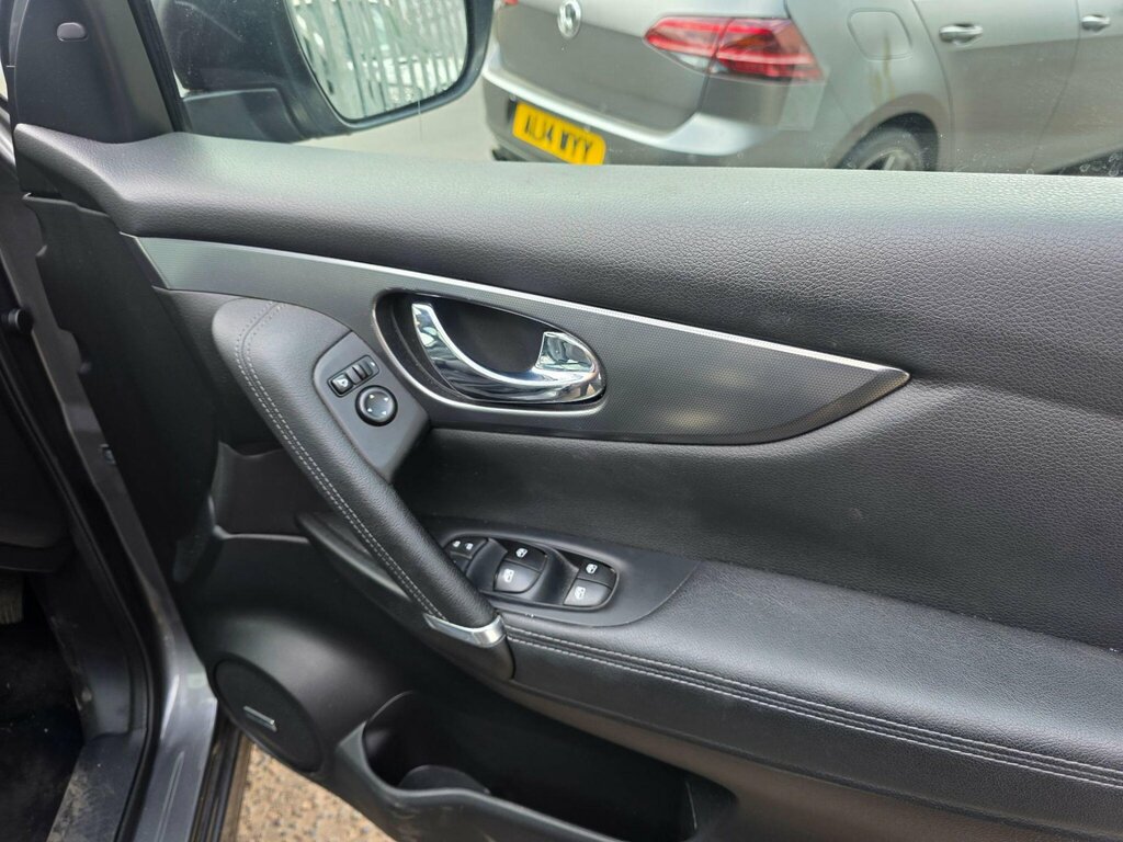 Nissan Qashqai Black #17