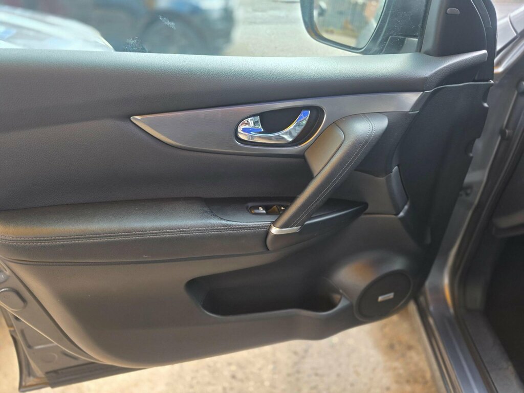 Nissan Qashqai Black #22