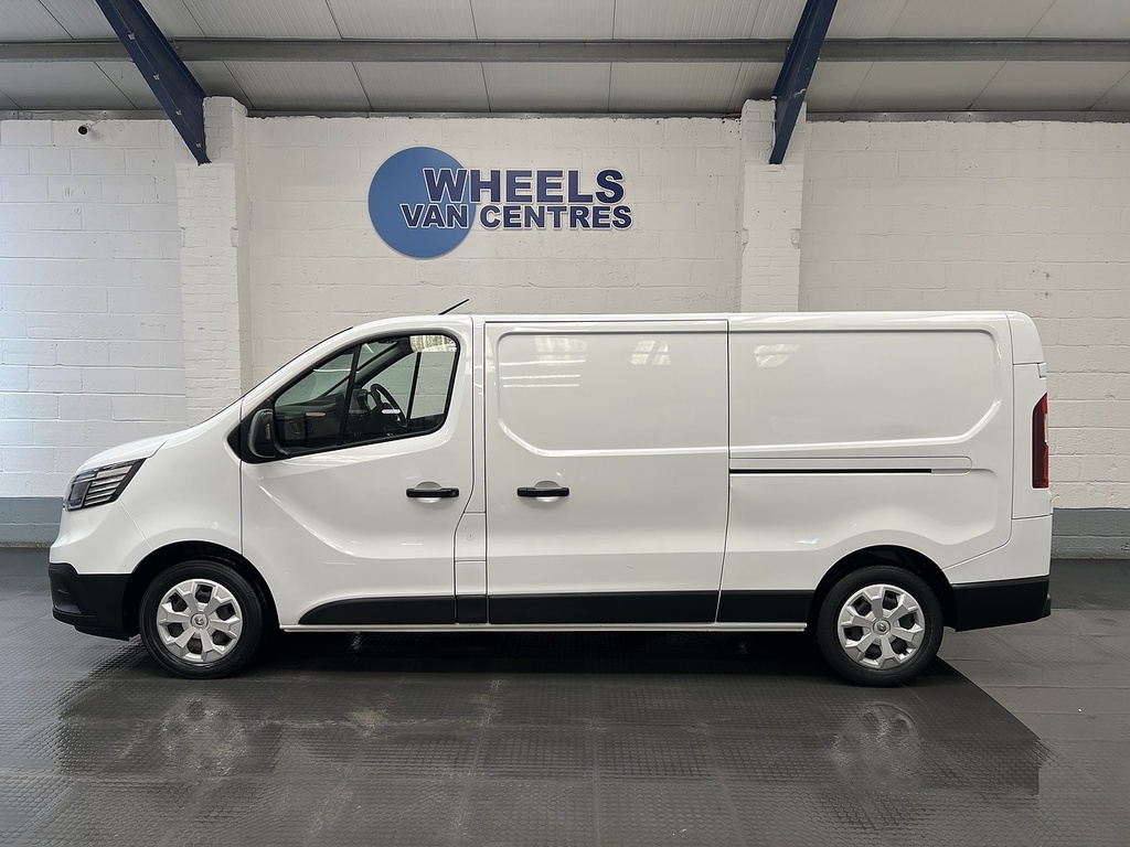 Renault Trafic 2.0 Dci Blue Ll30 Business Panel Van M HK23WJF White #2