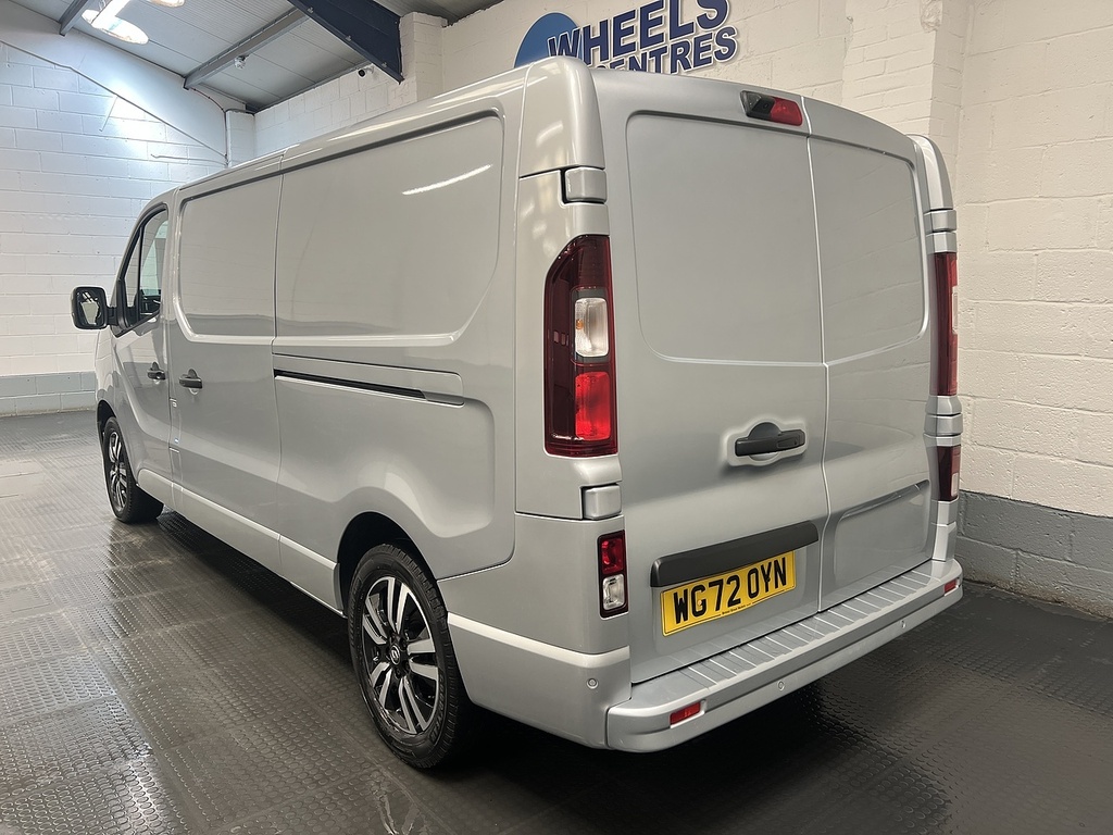 Renault Trafic 2.0 Dci Blue Ll30 Sport Panel Van Manu Grey #3