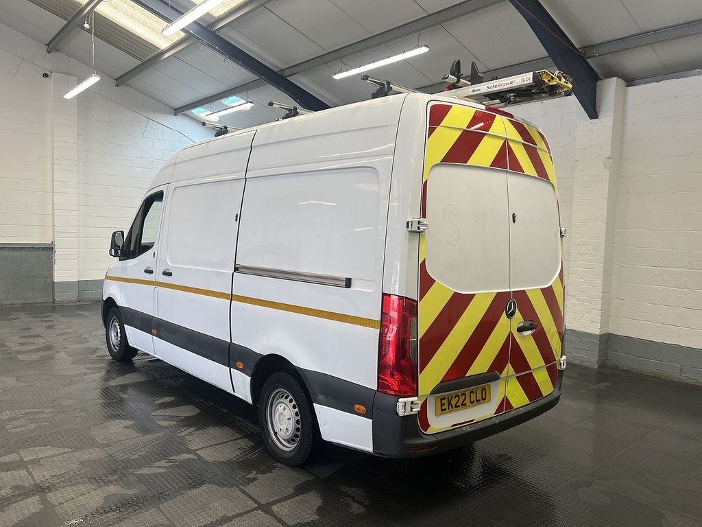 Mercedes-Benz Sprinter 315 Cdi Progressive White #2