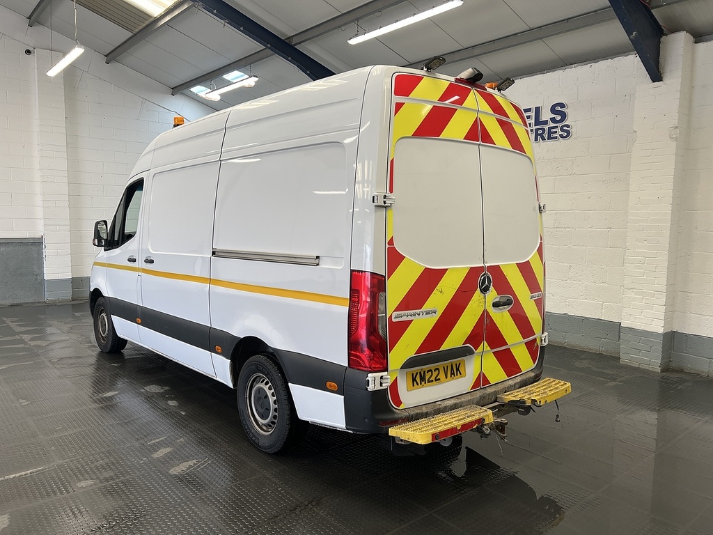 Mercedes-Benz Sprinter 2.0 315 Cdi Progressive Panel Van Manua KM22VAK White #2