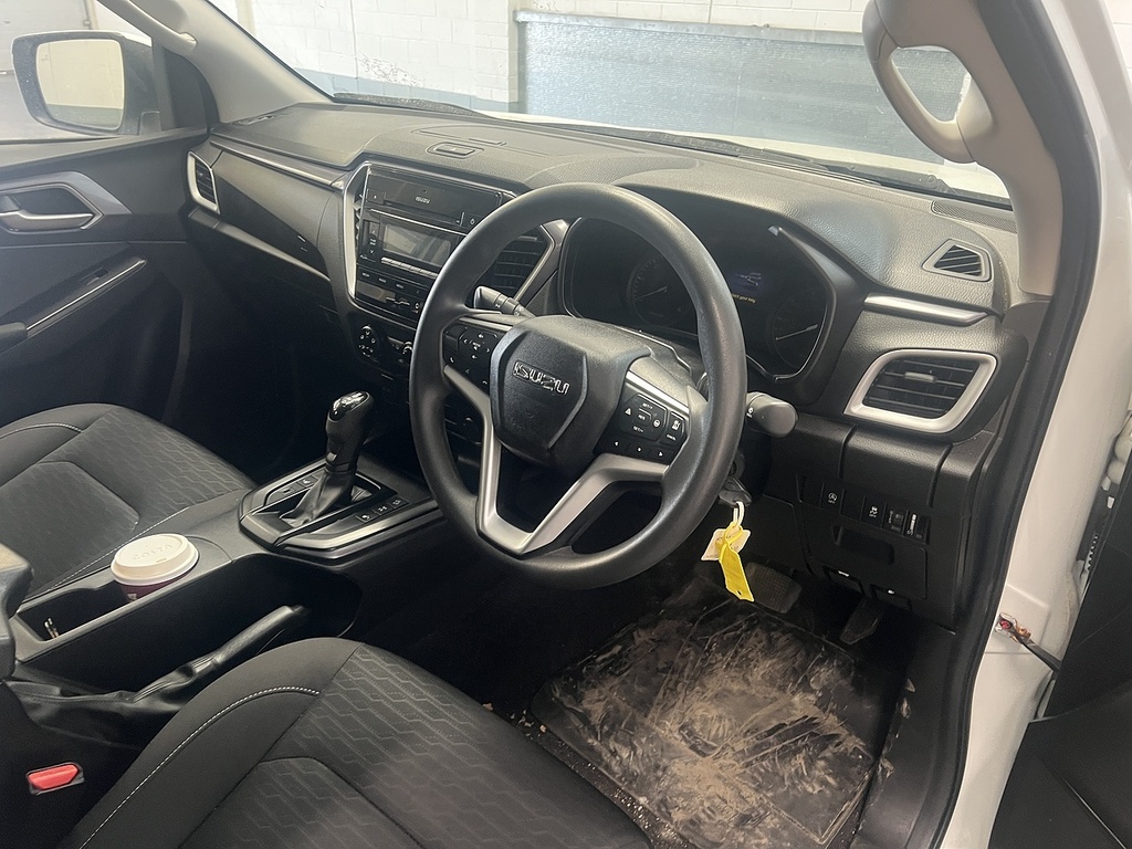 Isuzu D-Max 1.9 Td Dl20 Pickup Double Cab 4Wd White #6