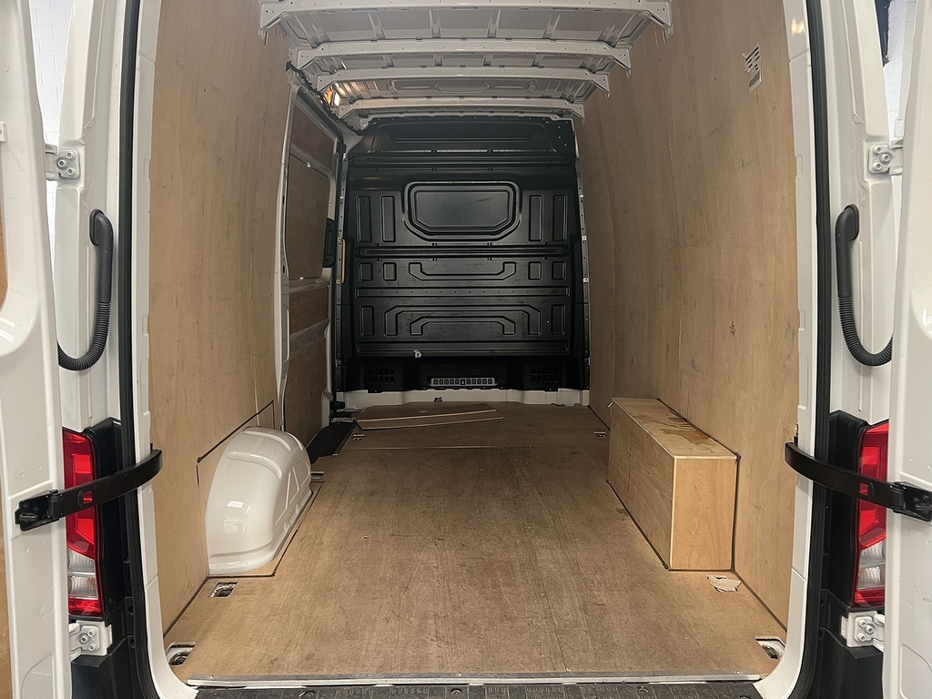 Volkswagen Crafter 2.0 Tdi Cr30 Commerce Panel Van White #6