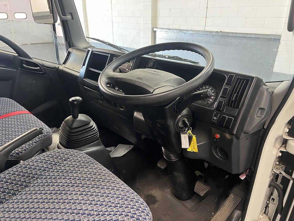 Isuzu 1.9D N35 Green Tipper Rwd Swb Eu KF23UZX White #2