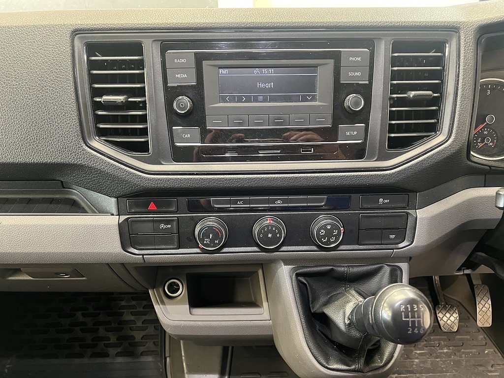 Volkswagen Crafter 2.0 Tdi Cr35 Startline Luton Lwb White #5