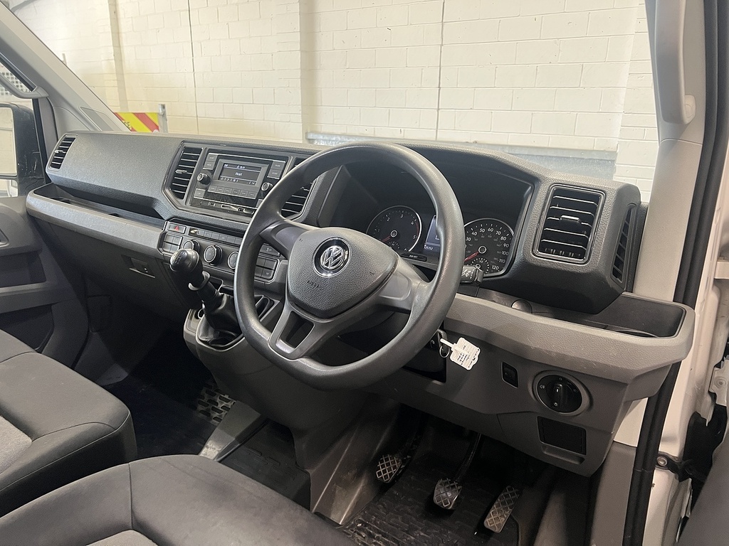 Volkswagen Crafter 2.0 Tdi Cr35 Startline Luton Lwb White #3