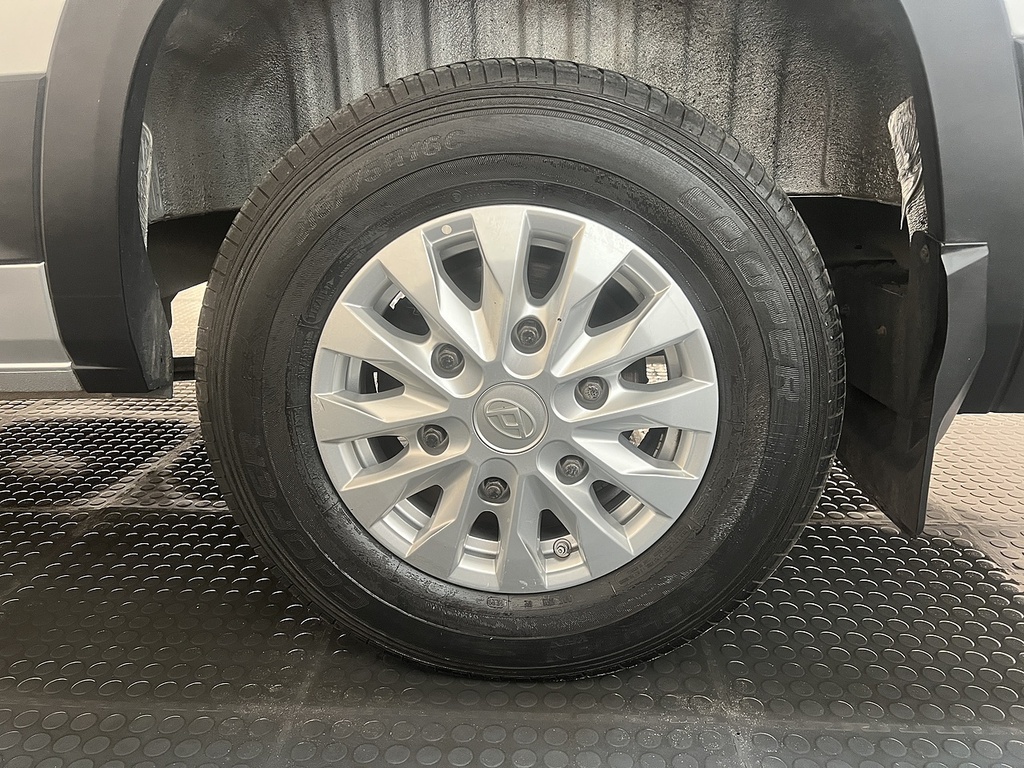 Maxus Deliver 9 Mpv Blue #26