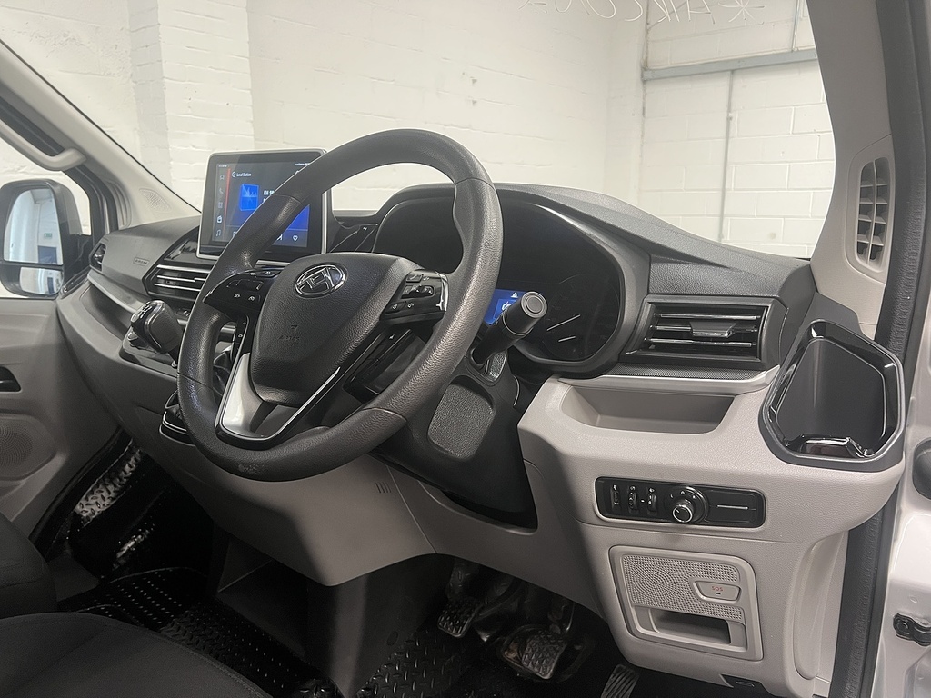 Maxus Deliver 9 Mpv Blue #8