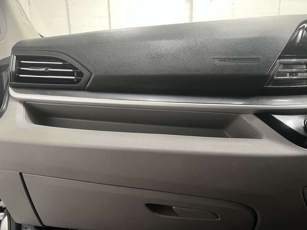 Maxus Deliver 9 Mpv Blue #21