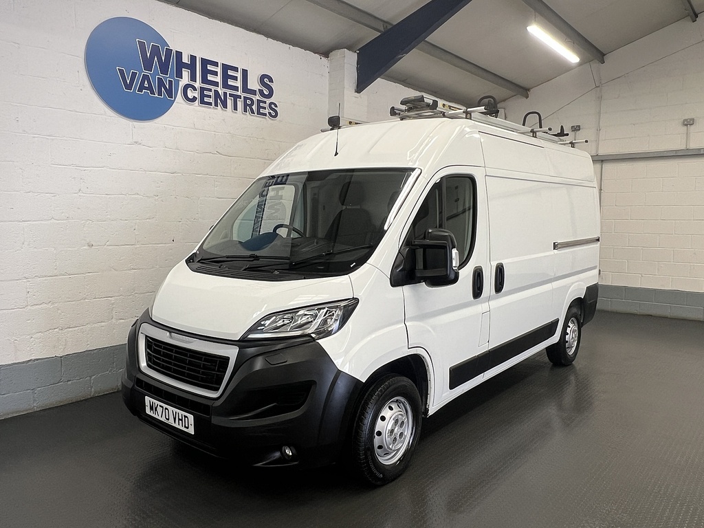 Peugeot Boxer 2.2 Bluehdi 335 Professional Panel Van White
