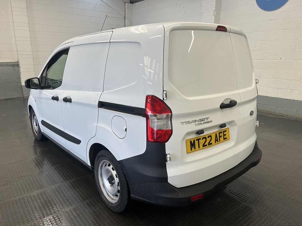 Ford Transit Courier Ecoboost Leader White #2
