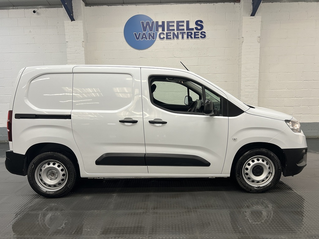 Toyota Proace City 1.5 Bluehdi Active Short Panel Van Manu AF23PLX White #5