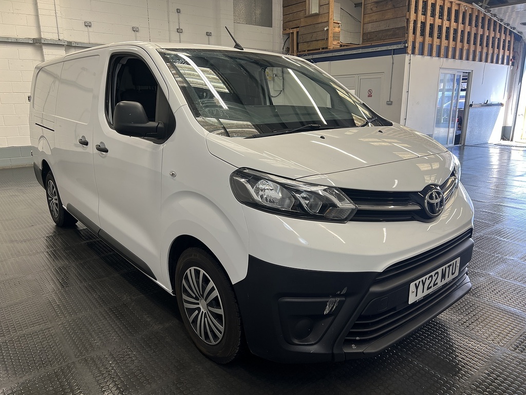 Toyota PROACE 2.0D Active Long Panel Van 6Dr Lwb E White #4