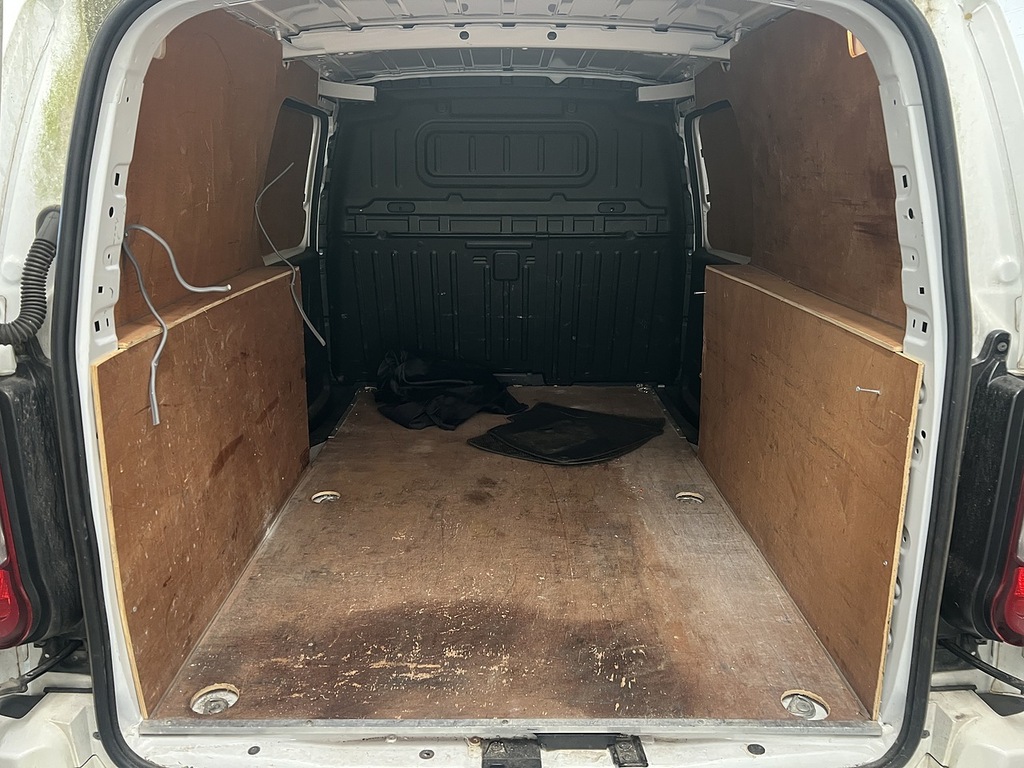 Vauxhall Combo 1.5 Turbo D 2300 Sportive Panel Van Man White #5