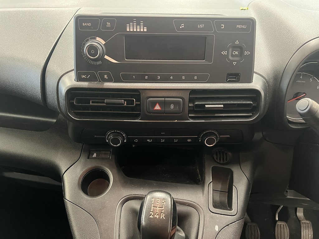 Vauxhall Combo 2000 1.5 Turbo D White #8