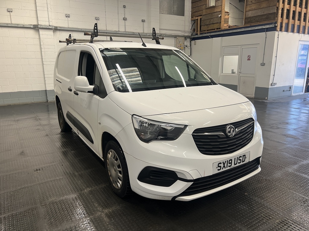 Vauxhall Combo 1.5 Turbo D 2300 Sportive Panel Van Man White #4