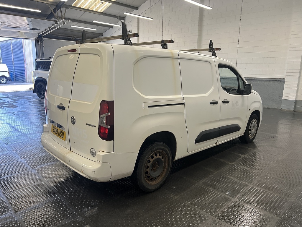 Vauxhall Combo 1.5 Turbo D 2300 Sportive Panel Van Man White #3