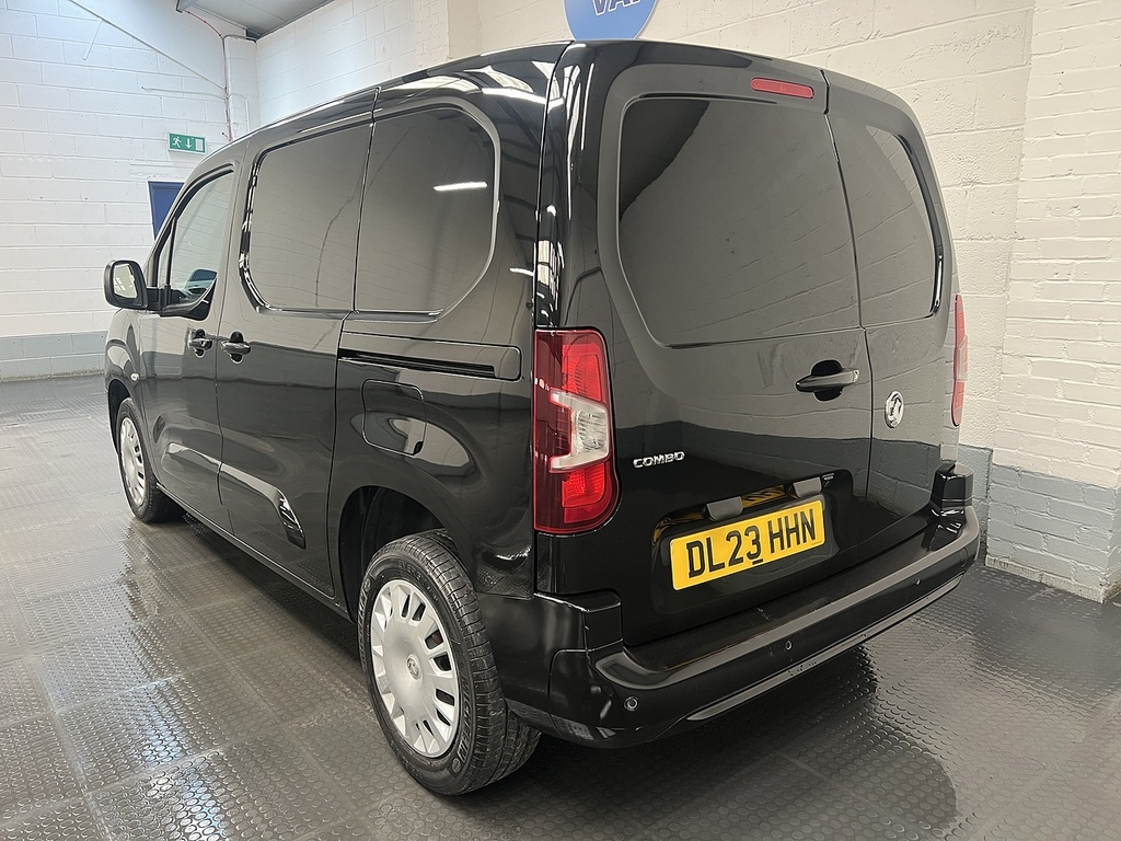 Vauxhall Combo 1.5 Turbo D 2300 Pro Panel Van L Black #3