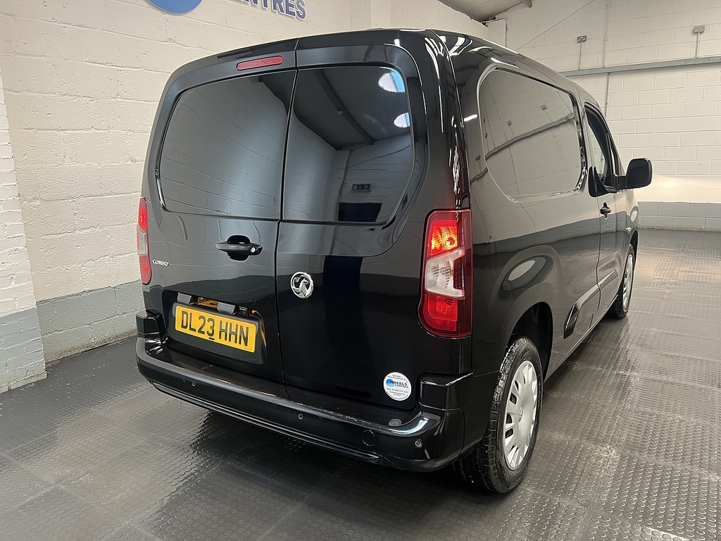 Vauxhall Combo 1.5 Turbo D 2300 Pro Panel Van L Black #5