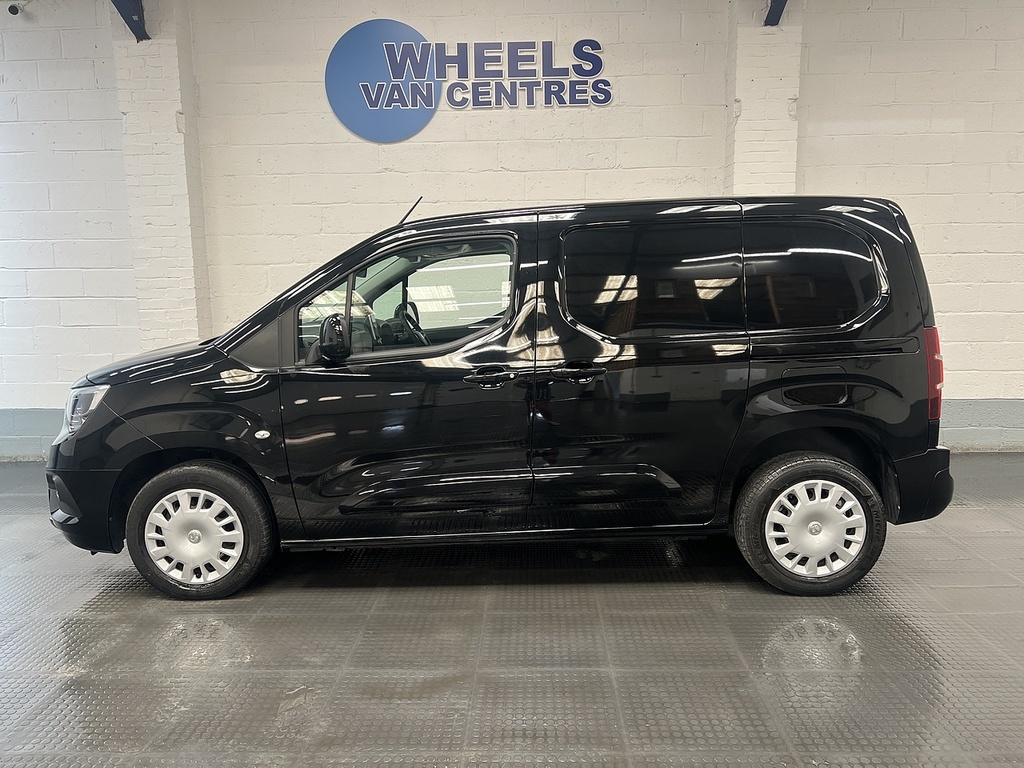 Vauxhall Combo 1.5 Turbo D 2300 Pro Panel Van L Black #2