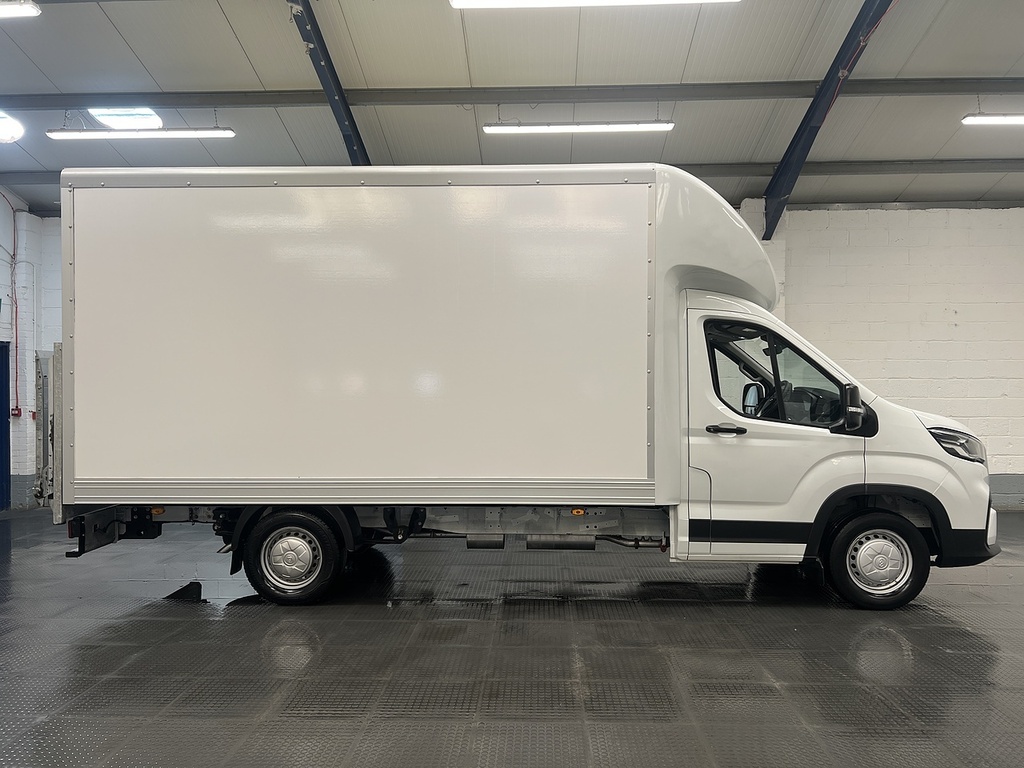 Maxus Deliver 9 D20 2.0 Luton White #6