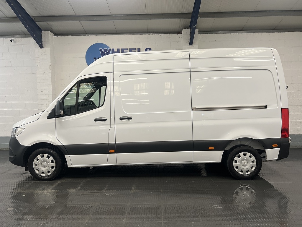 Mercedes-Benz Sprinter 2.0 315 Cdi Premium Panel Van G-tronic White #2