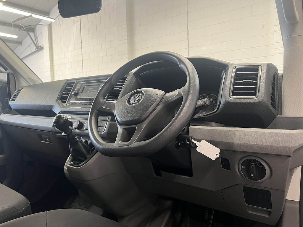 Volkswagen Crafter 2.0 Tdi Cr35 Startline Luton Lwb White #3