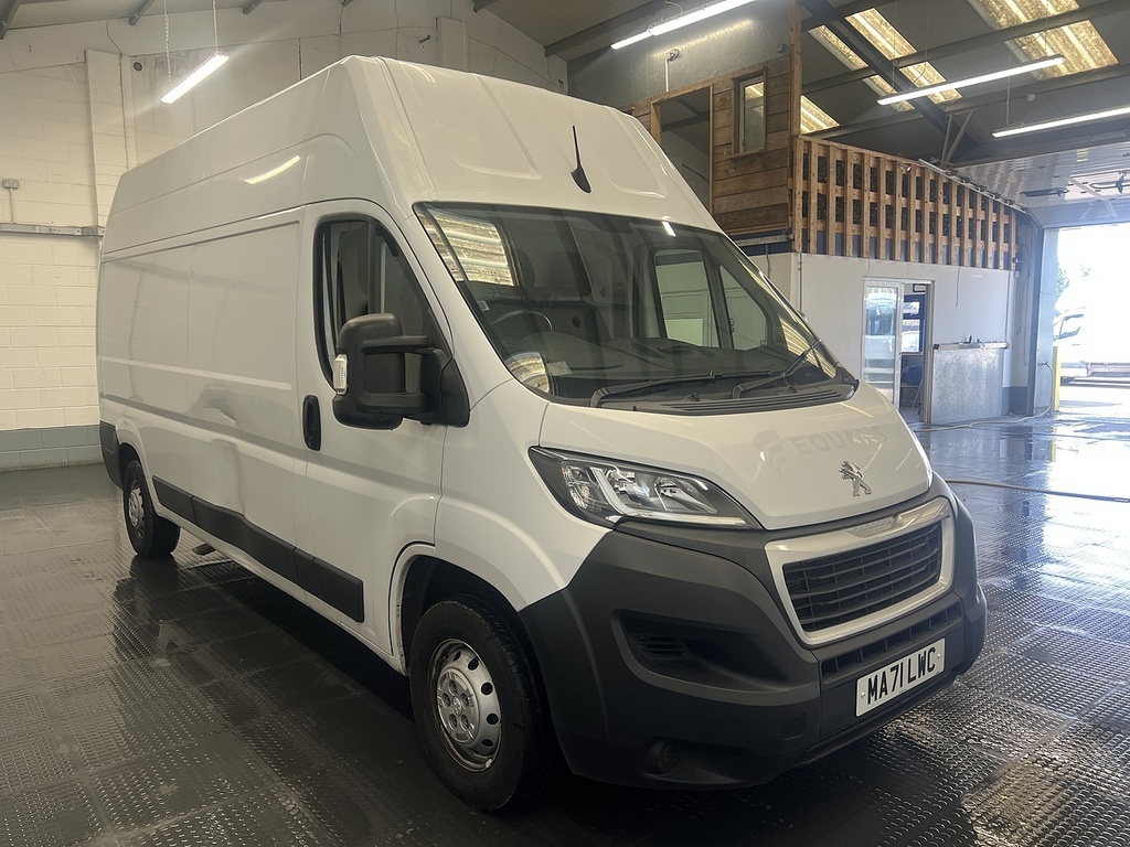 Peugeot Boxer 2.2 Bluehdi 335 Professional Panel Van White #4