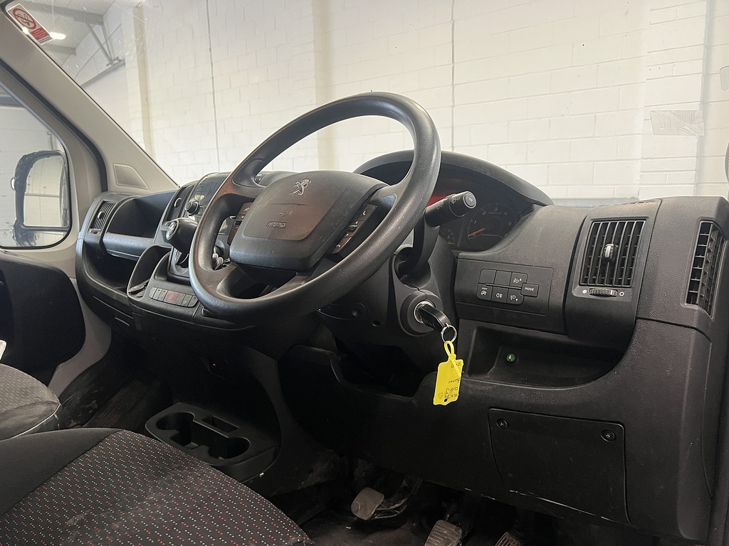 Peugeot Boxer Bluehdi 335 Built For Business White #5
