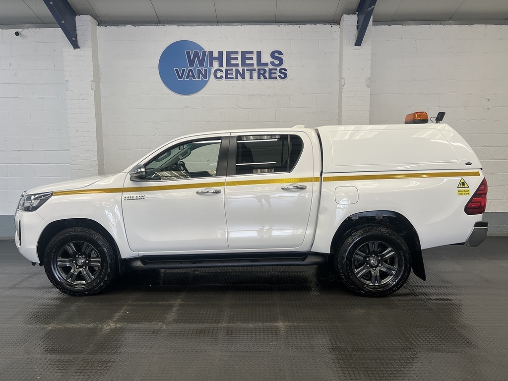 Toyota HILUX 2.4 D-4d Icon Pickup Double Cab 4W White #2
