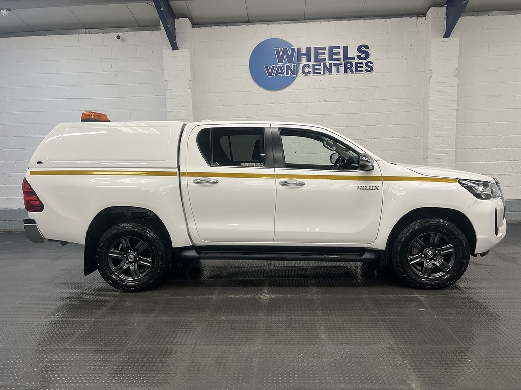 Toyota HILUX 2.4 D-4d Icon Pickup Double Cab 4W White #6