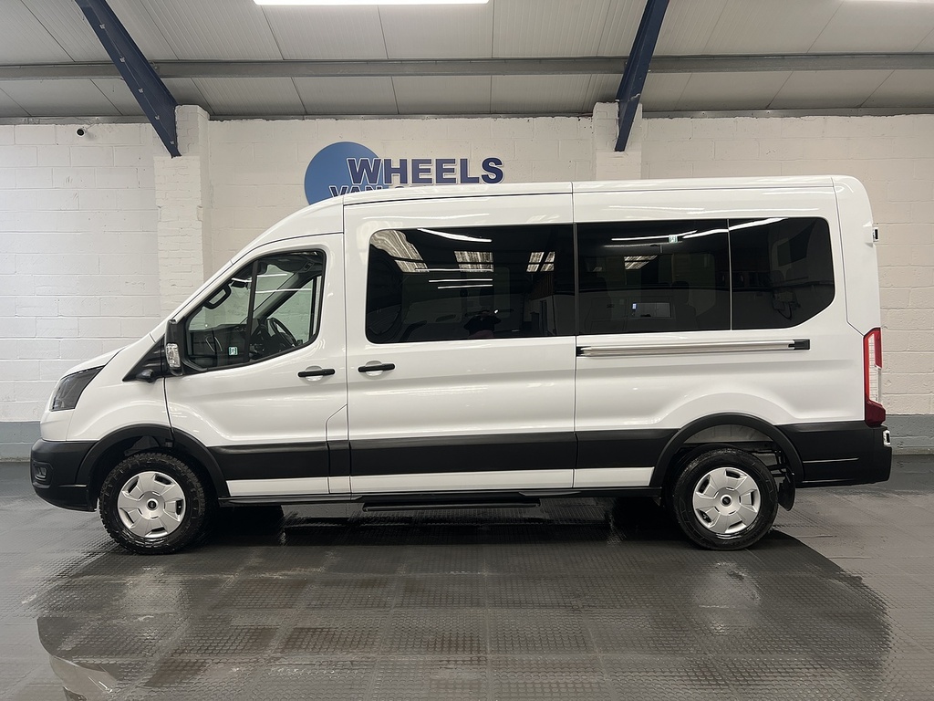Ford Transit Custom 2.0 410 Ecoblue Trend Minibus Double Cab Diese White