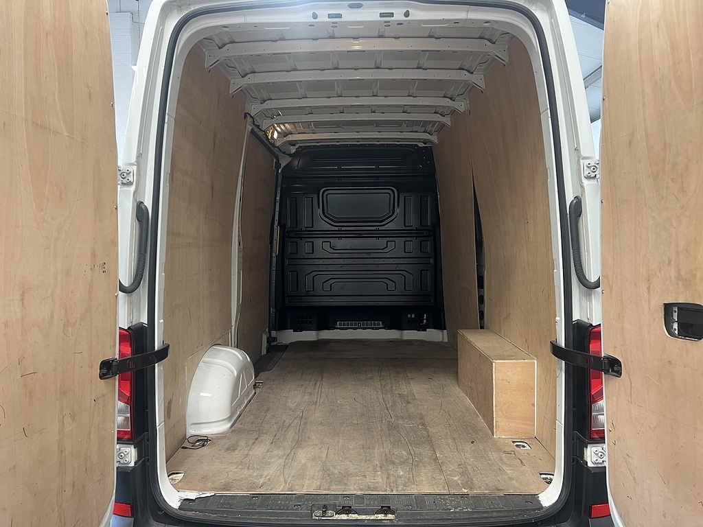 Volkswagen Crafter 2.0 Tdi Cr35 Commerce Panel Van White #5