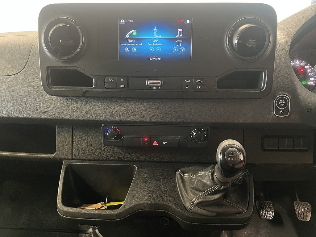 Mercedes-Benz Sprinter 3.5T L2 H2 Progressive Van White #8