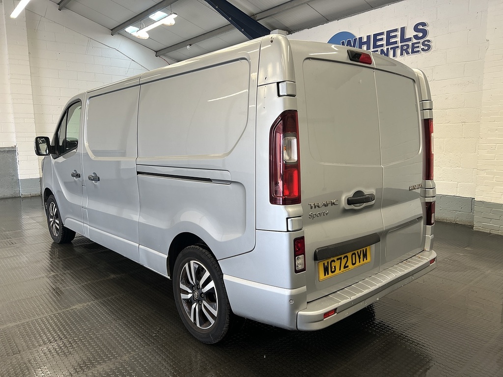 Renault Trafic 2.0 Dci Blue Ll30 Sport Panel Van Manu Grey #2