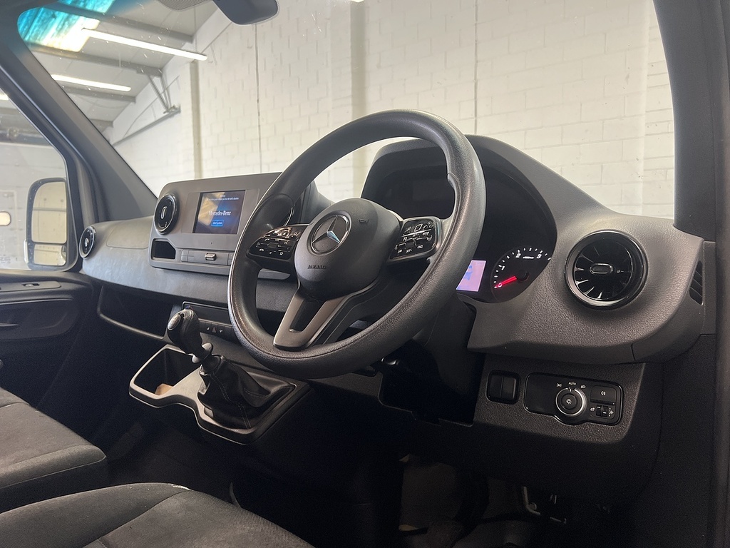 Mercedes-Benz Sprinter 315 Cdi Progressive White #6