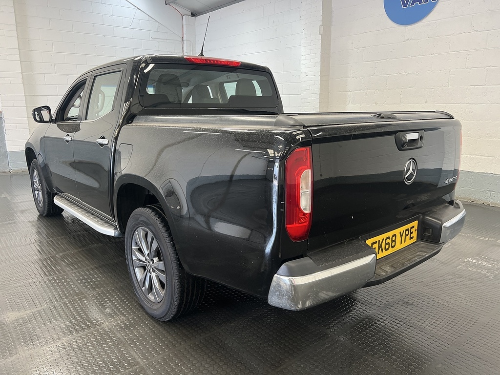 Mercedes-Benz X Class 2.3 Cdi Power Pickup Double Cab 4M Black #2
