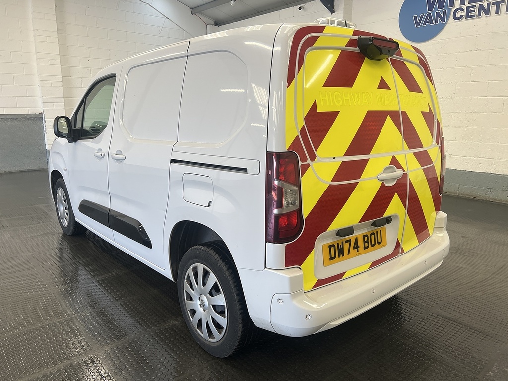 Vauxhall Combo 1.5 Turbo D 2300 Pro Panel Van S White #2