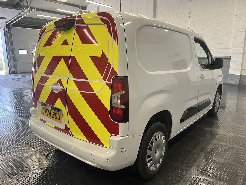 Vauxhall Combo 1.5 Turbo D 2300 Pro Panel Van S White #3