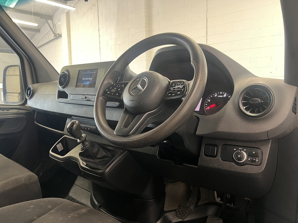 Mercedes-Benz Sprinter 314 Cdi Crew Cab Tipper White #4
