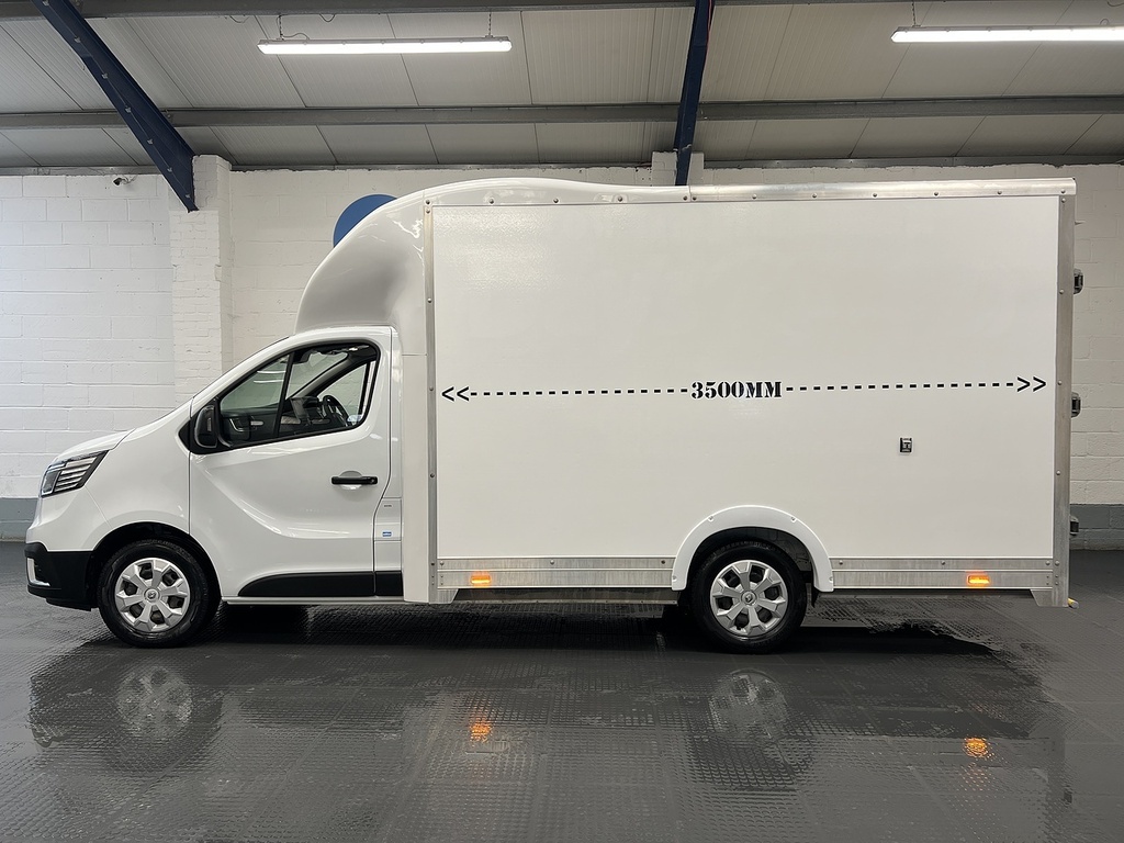 Renault Trafic 2.0 Bluedci 150 Bhp Long Low Loader Red Edition 2. White #2