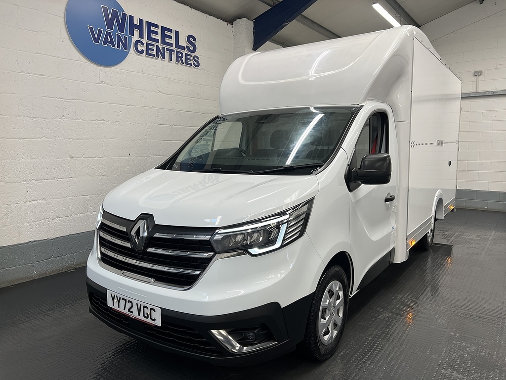 Renault Trafic 2.0 Bluedci 150 Bhp Long Low Loader Red Edition 2. White