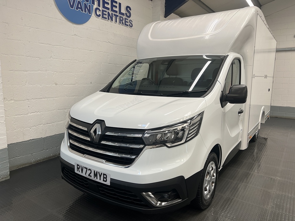 Renault Trafic 2.0 Bluedci 150 Bhp Long Low Loader Red Edition 2. White