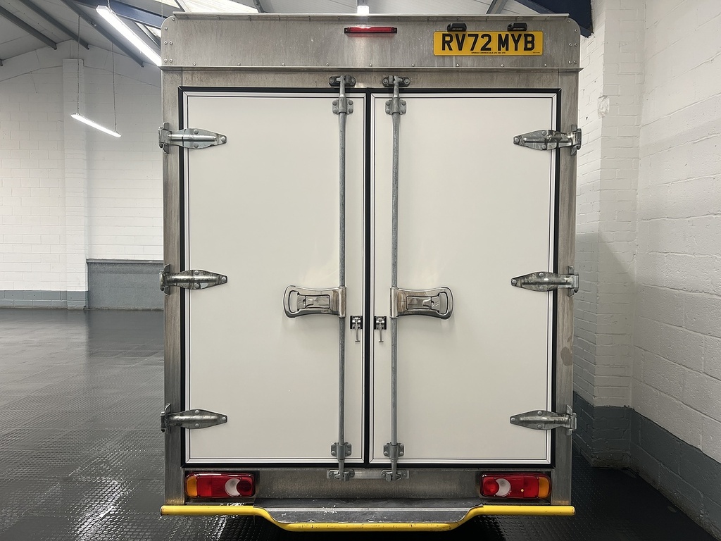 Renault Trafic 2.0 Bluedci 150 Bhp Long Low Loader Red Edition 2. White #3