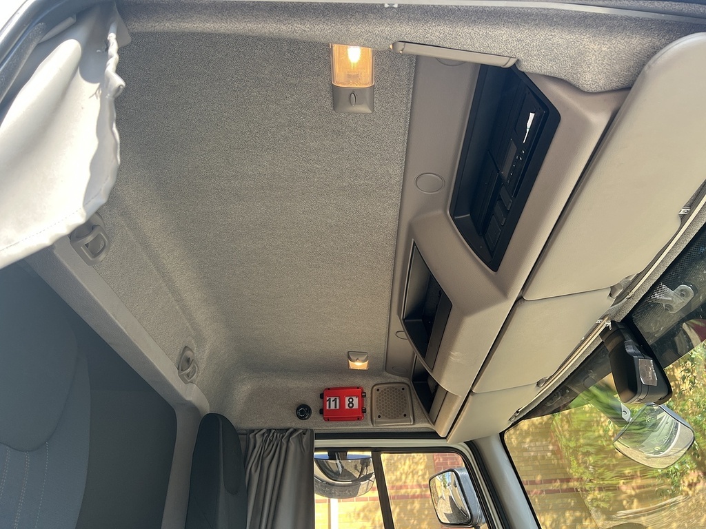 DAF All Models 7.5T Lorry Curtainside With Tuck Away Tail Lift, A White #14