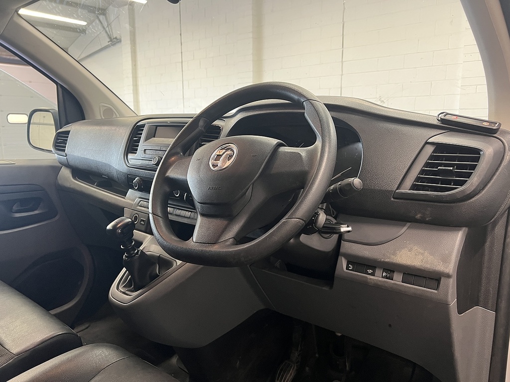 Vauxhall Vivaro Turbo D 2900 Edition White #6