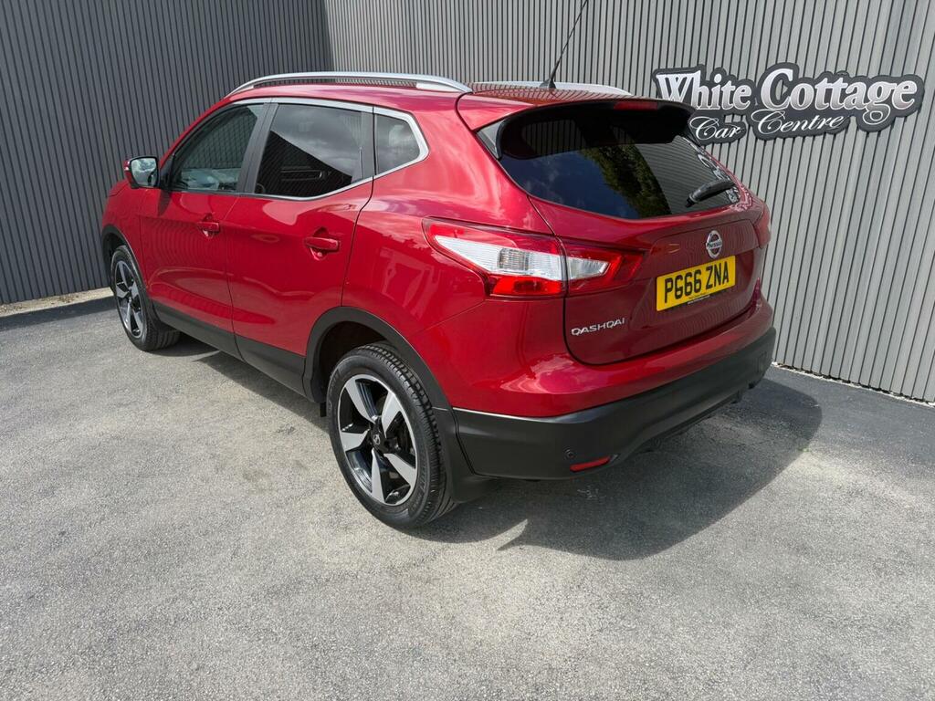 Nissan Qashqai Suv 1.2 Dig-t N-connecta 2Wd Euro 6 Ss 201 Red #3